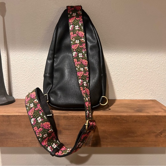 Antik Kraft Tasha crossbody sling bag with a floral embroidered webbing strap - Picture 6 of 9